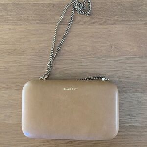 100% AUTHENTIC CLARE V BEIGE CLUTCH WITH CHAIN